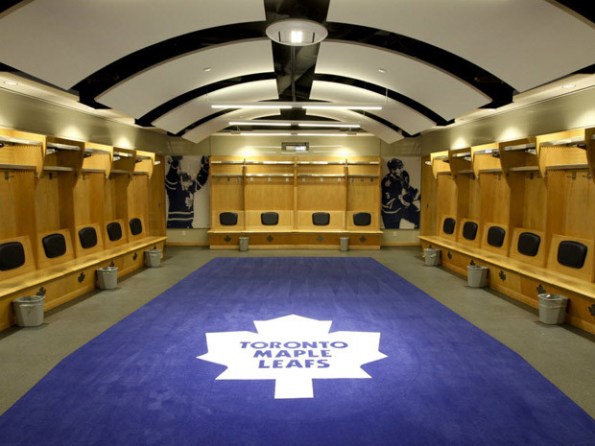 01-leafs-dressing-room